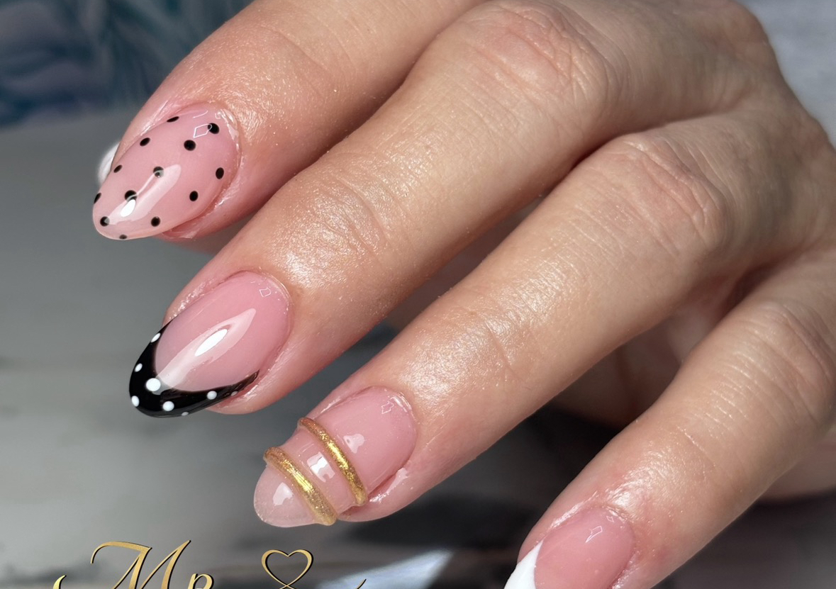 Gel tips medianos diseño sencillo