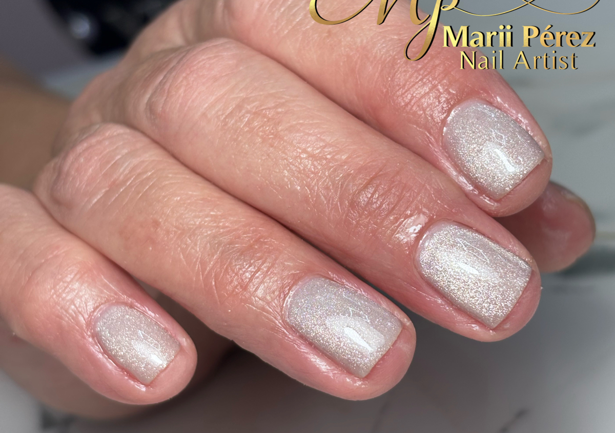 Cuidado de uñas naturales + gel color