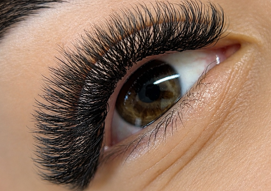 W Lashes (Full Set)