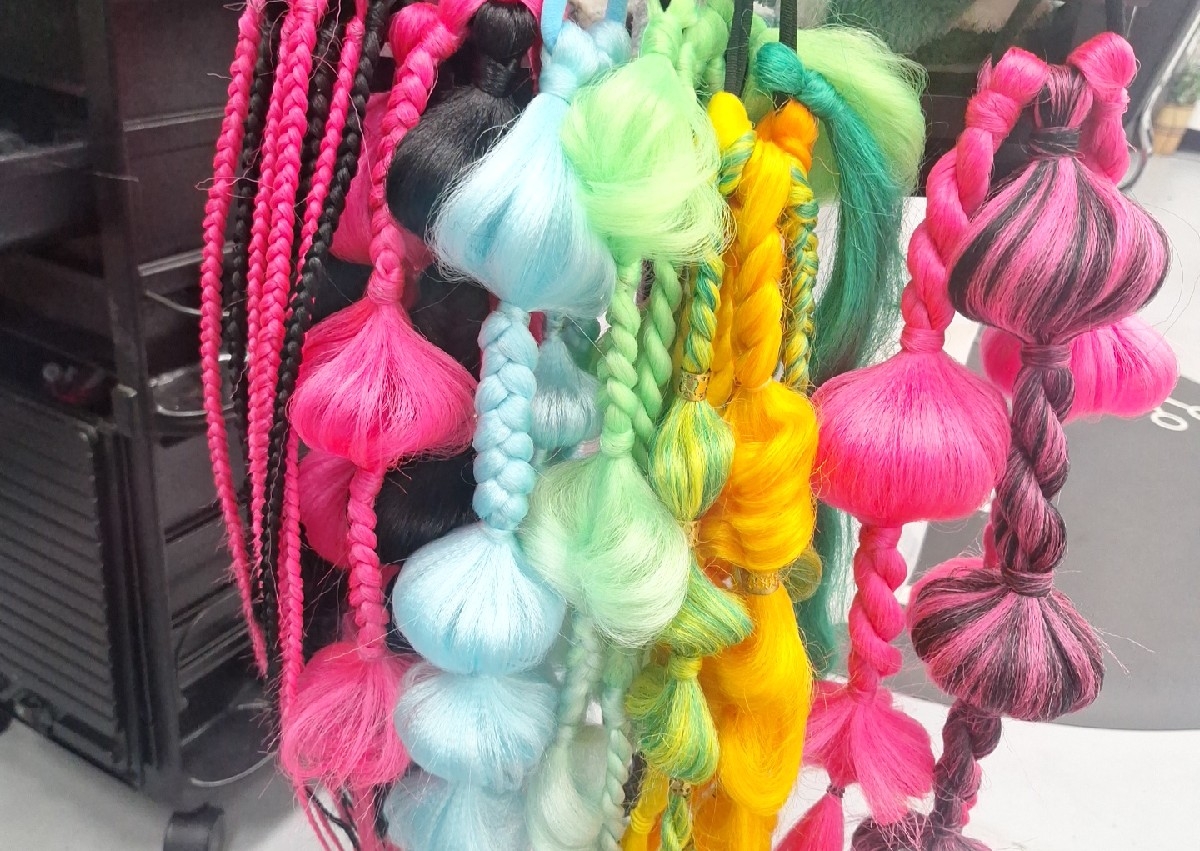 Bubble ponytails 