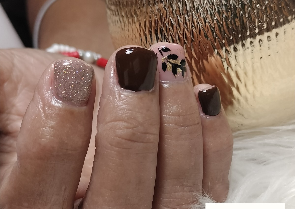 Rubber base uñas naturales  (2/3)