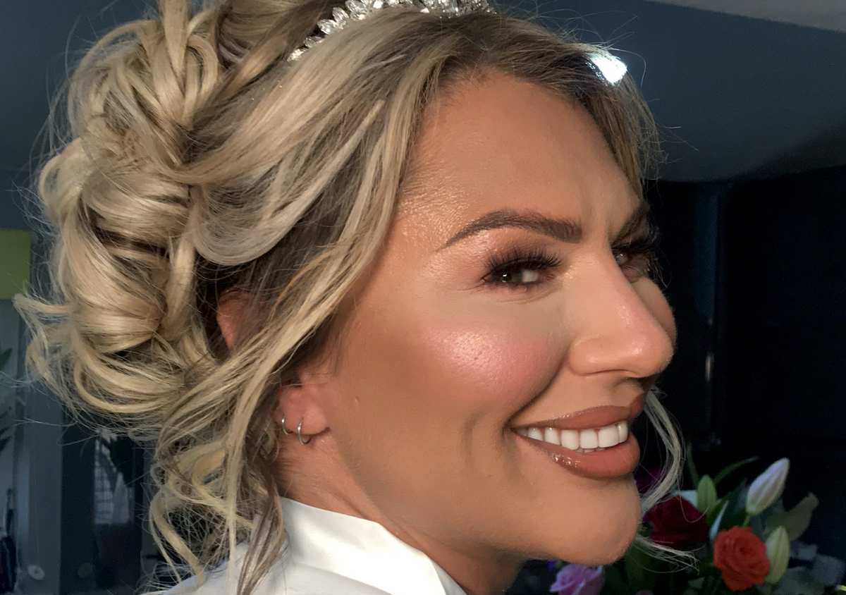 Makeup Lesson (2 looks on model) 