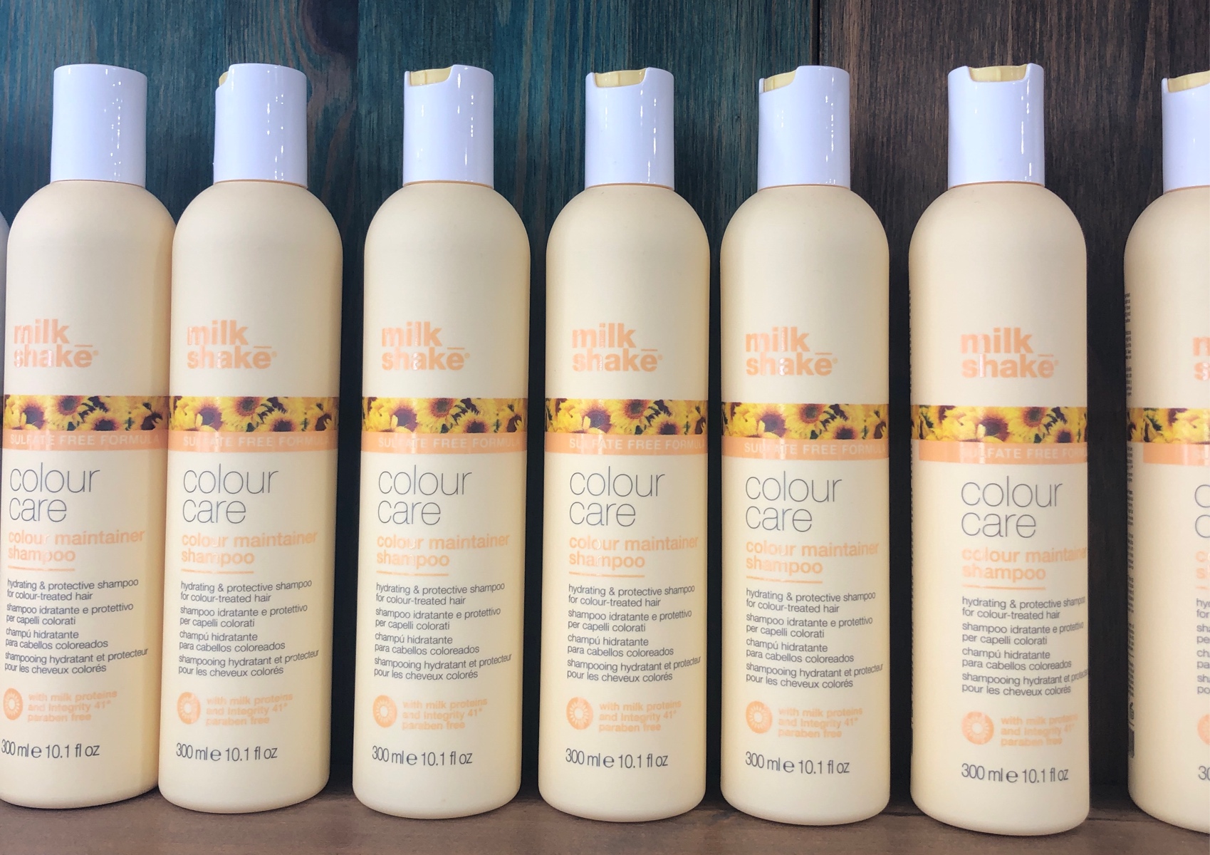 Colour maintenance shampoo