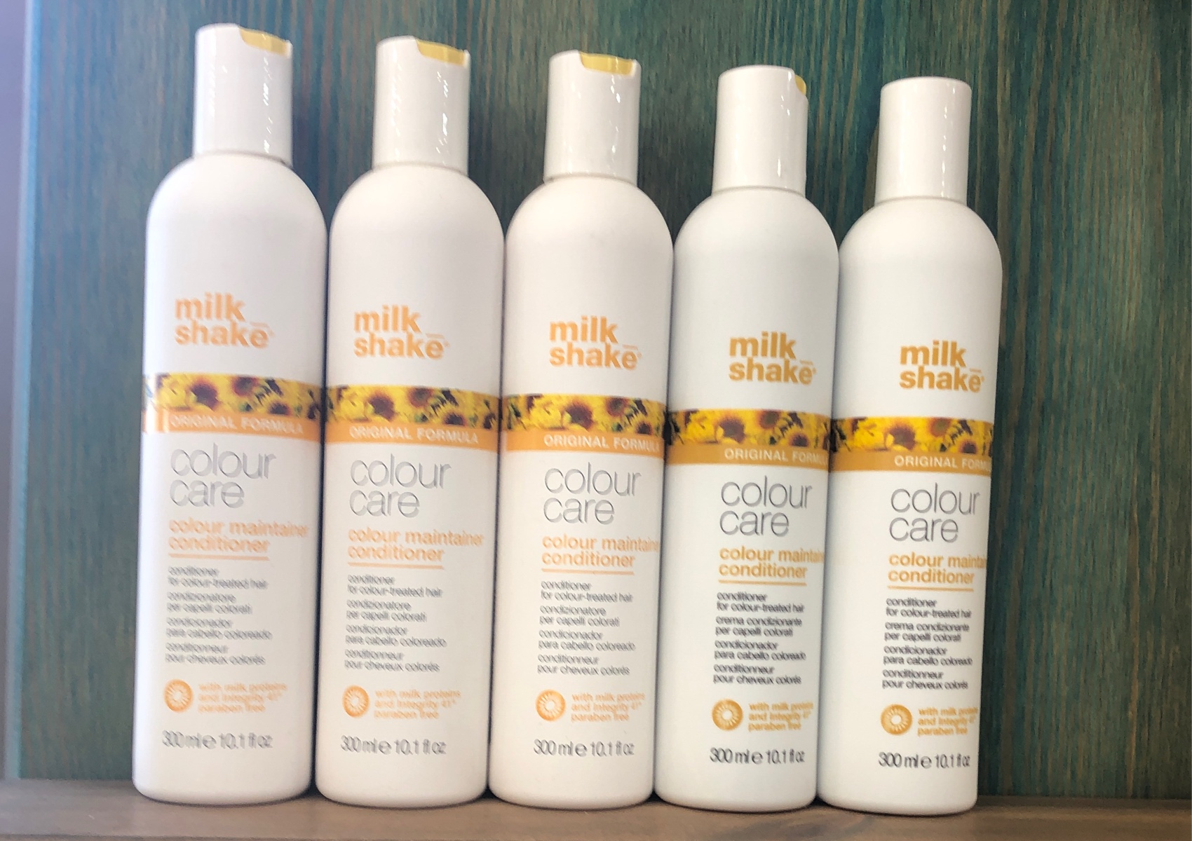 Colour maintenance conditioner