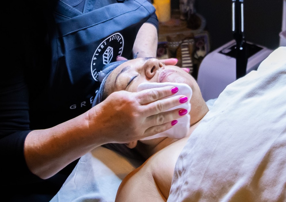 Evadna Rose facial