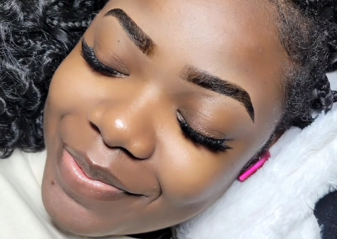 Brow Lamination & Tint