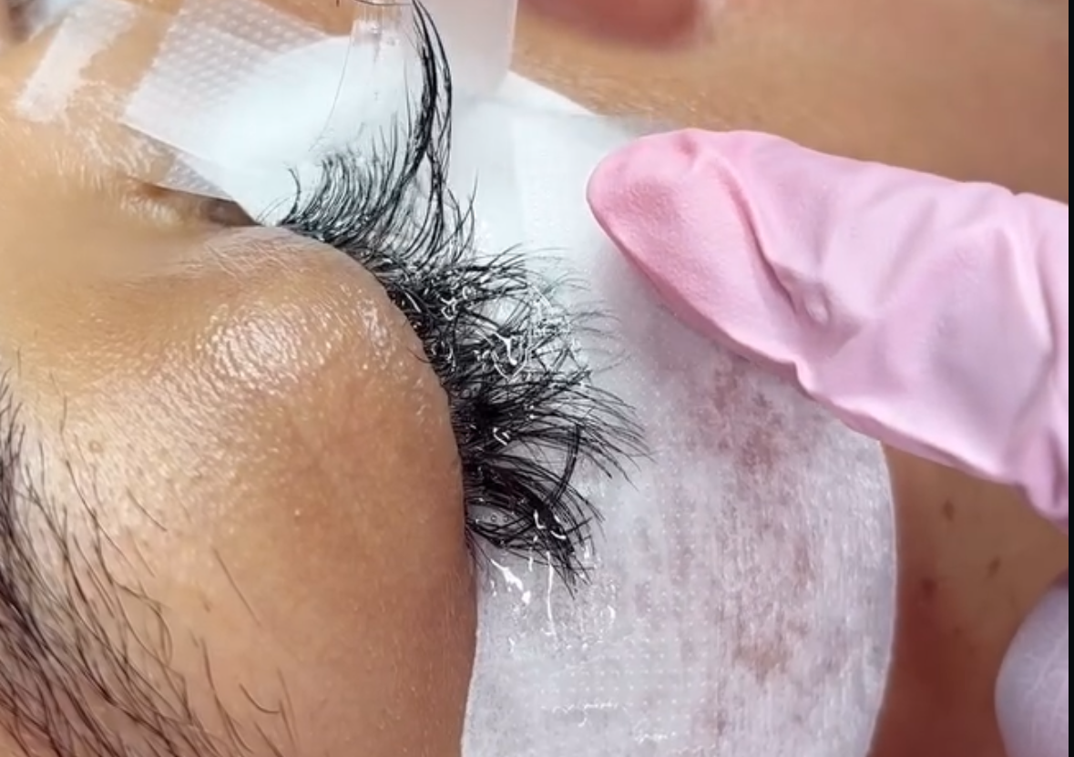 Lash Removal