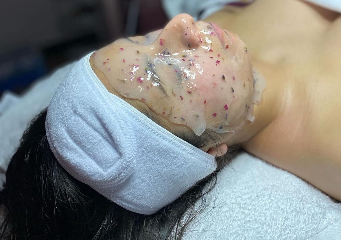 Custom Deluxe Facial