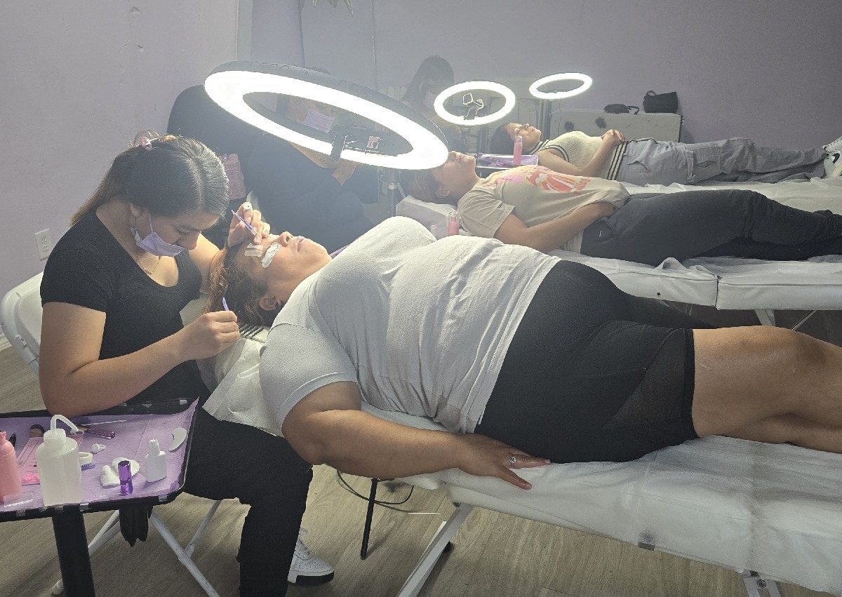 Clases de uñas y pestañas 