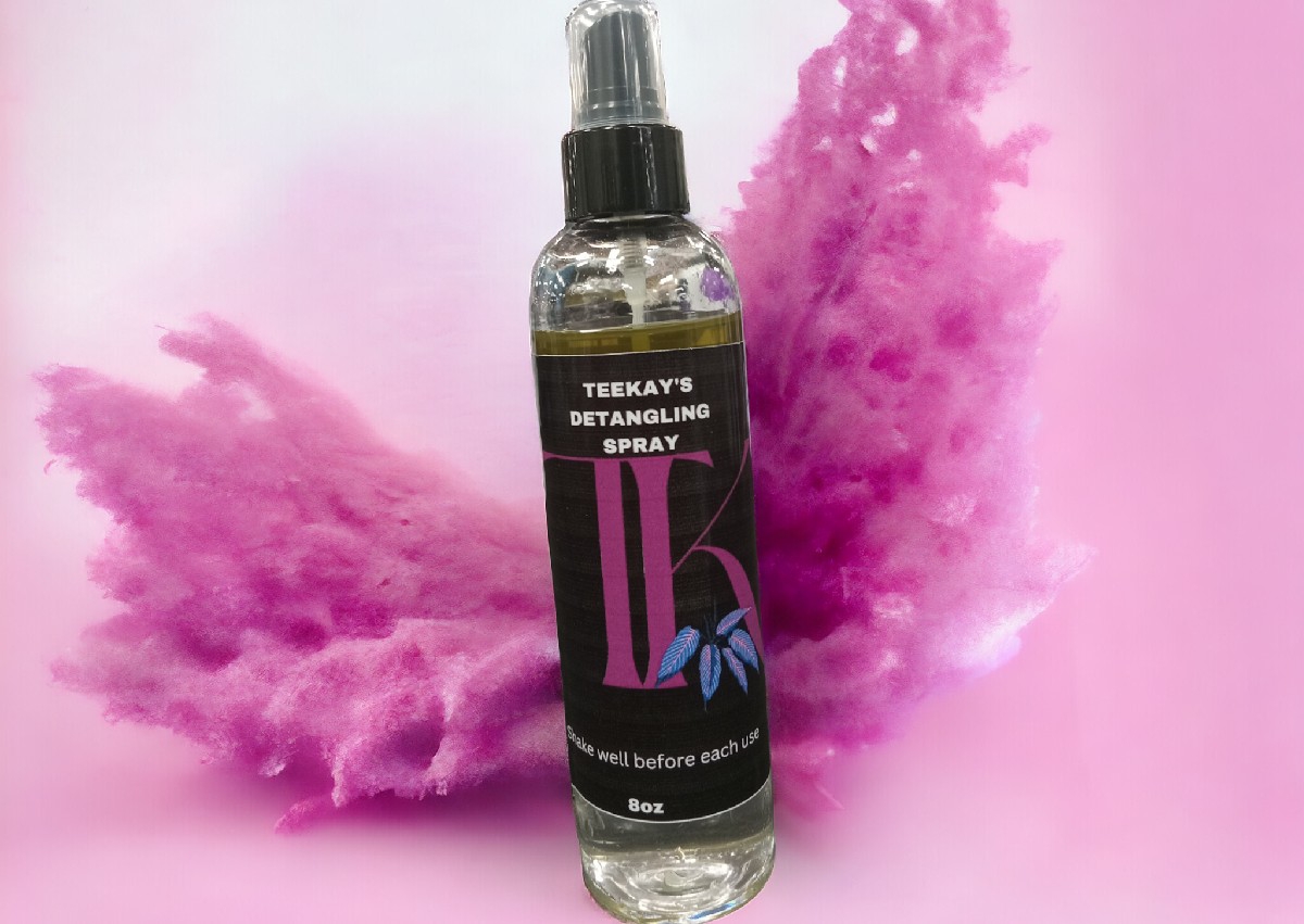 Detangling spray