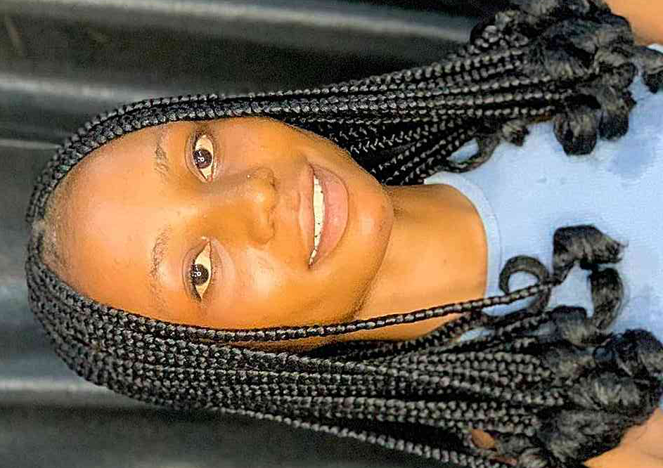 Small shoulder length knotless