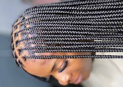 Medium shoulder length knotless