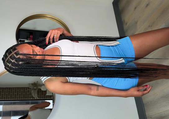 Large waist length knotless ( 4 rows)