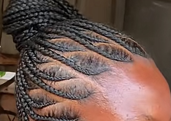 Cornrows tossade ponitail