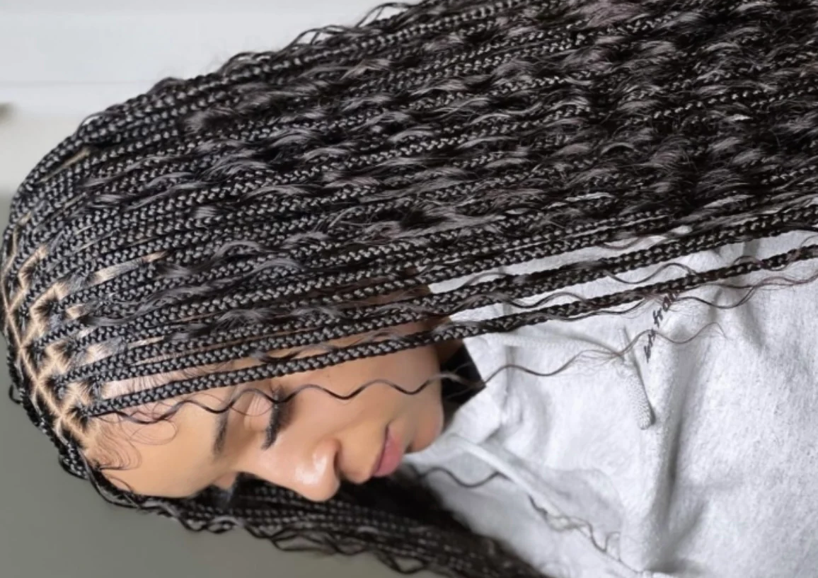 B Small Shoulder length 