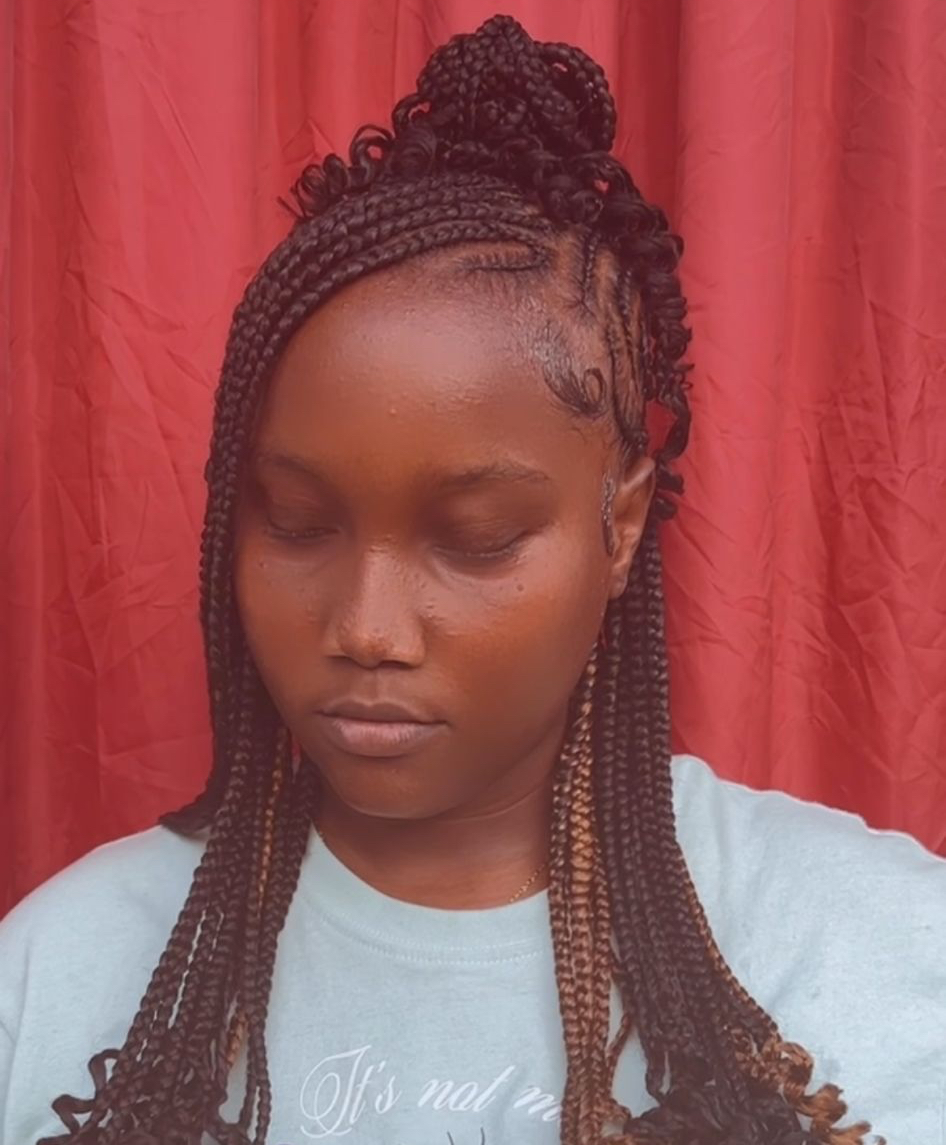 Medium midback Fulani braids 