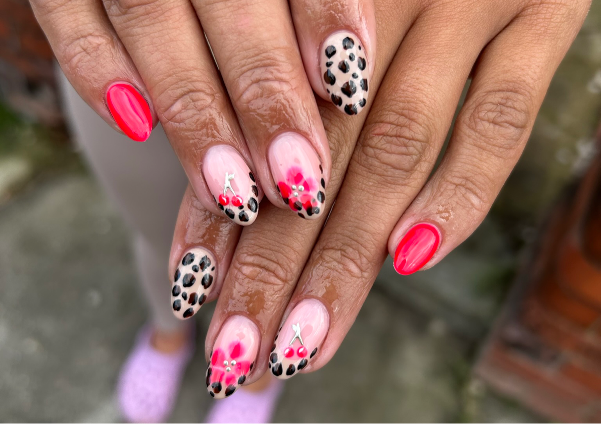 Builder gel with complex designs