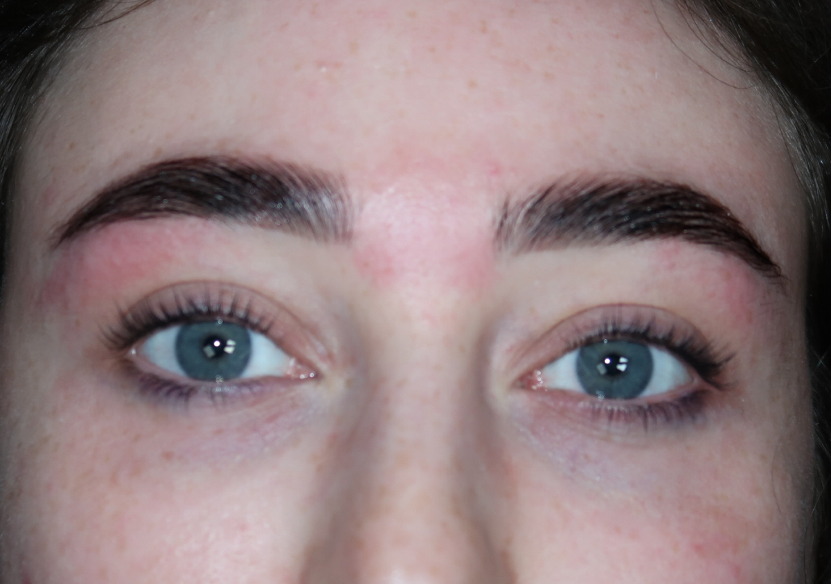 Eyelash Tint  (1/2)