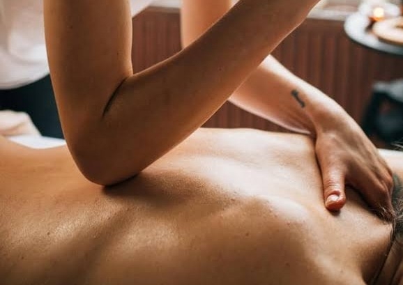 90 Minute~Deep Tissue Massage 