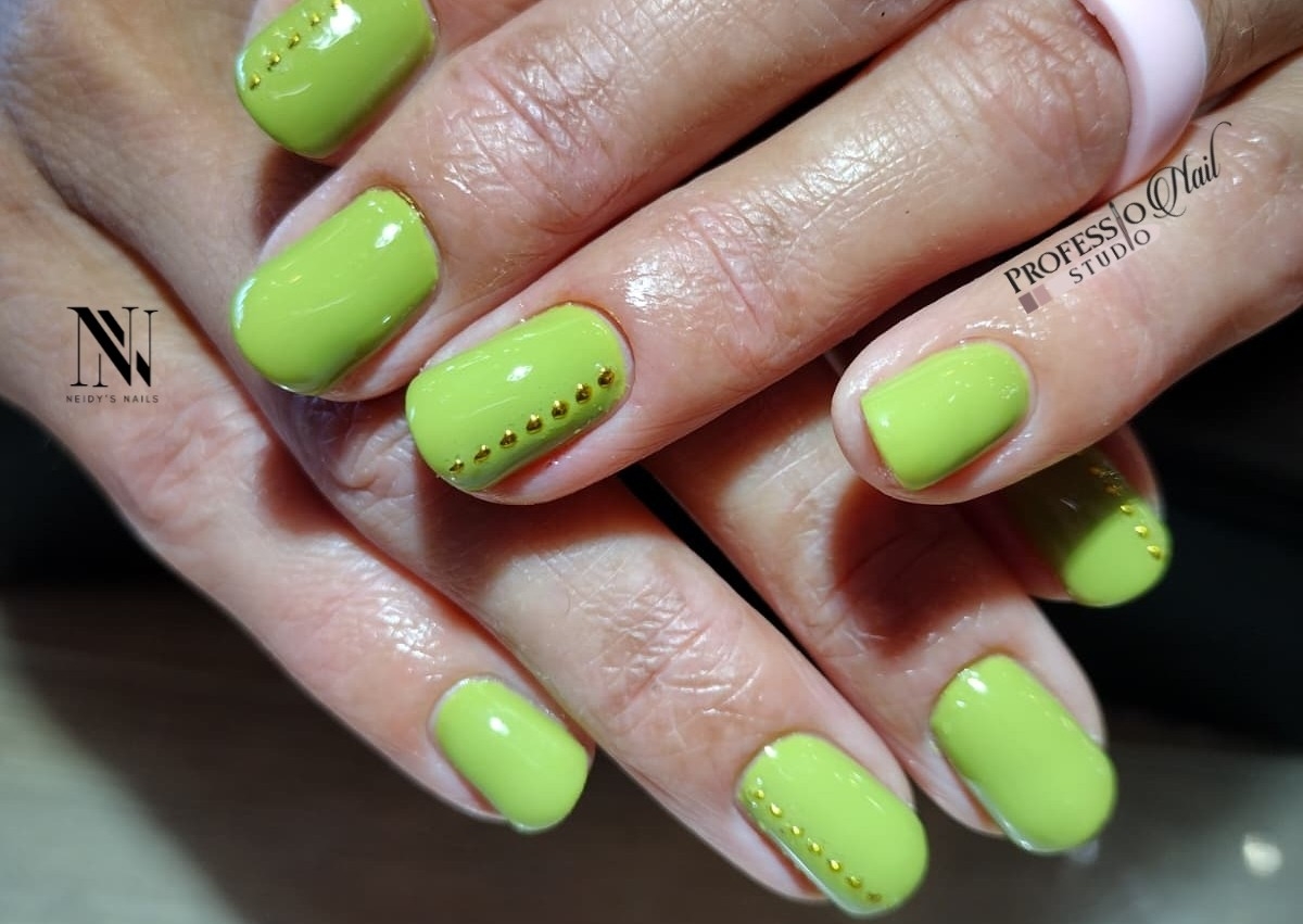 Gel (short natural nails)