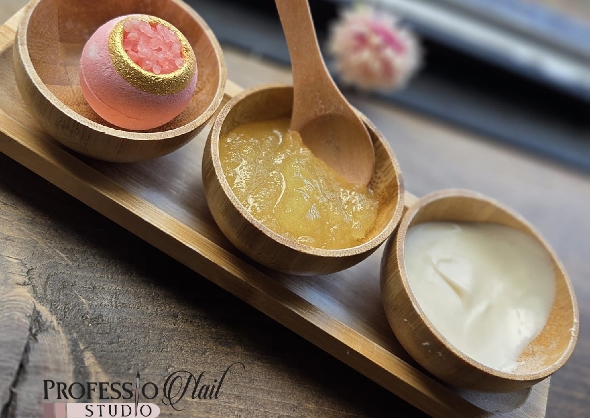 🍍 Tropical Glow Pedicure 🫧