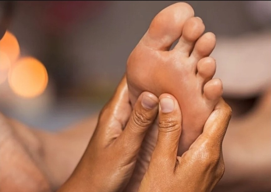 Reflexology Feet 90min