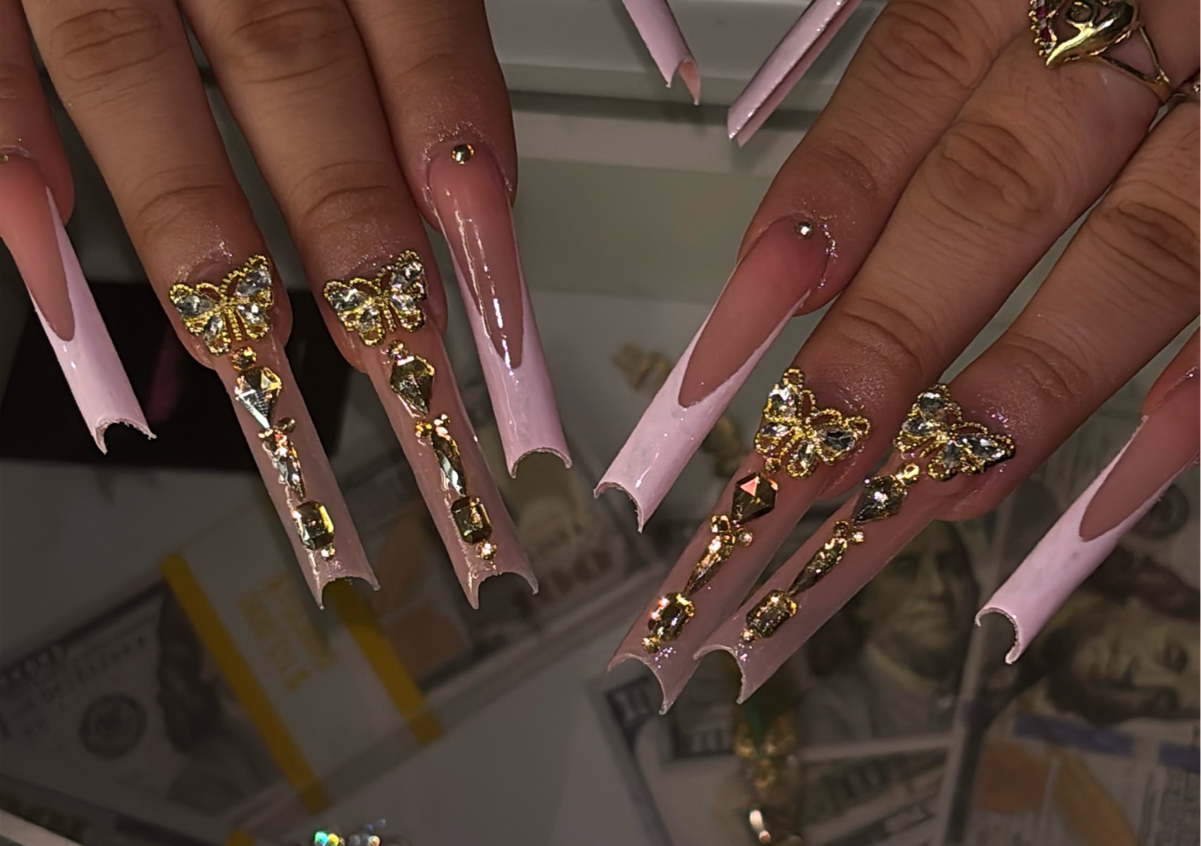 𝐗𝐗𝐋𝐎𝐍𝐆