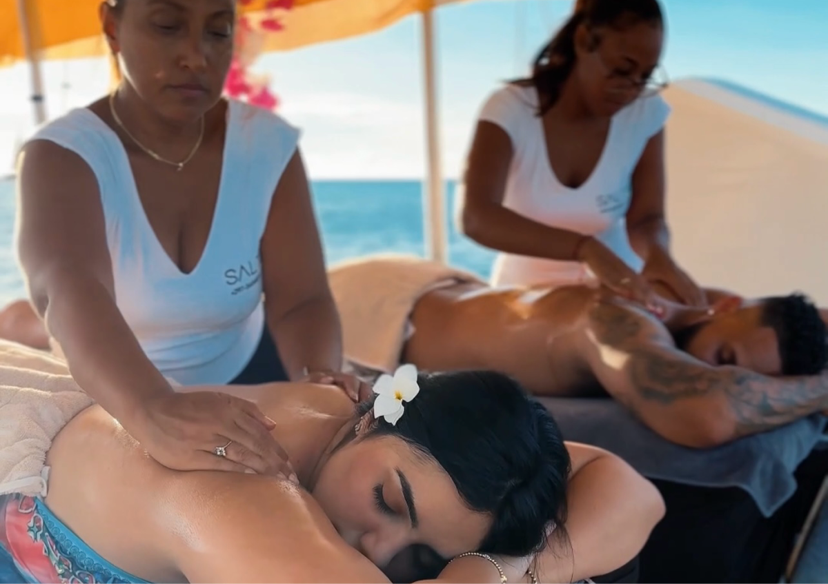 BLUE OCEAN  COUPLE MASSAGE  •medium to deep pressure•