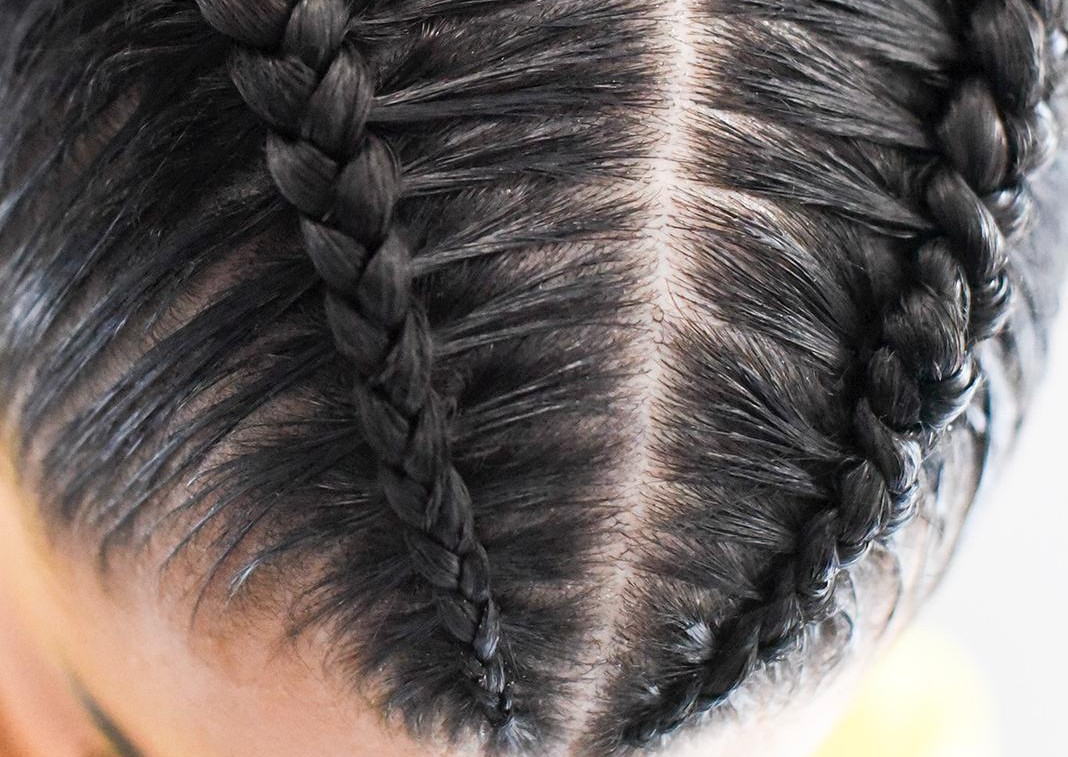 2 trenzas  pegadas sin extensiones 