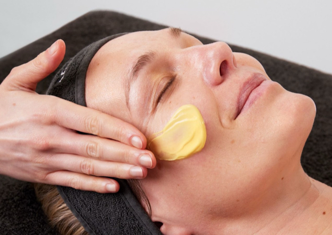 Medik8 Crystal Age Defying Facial 