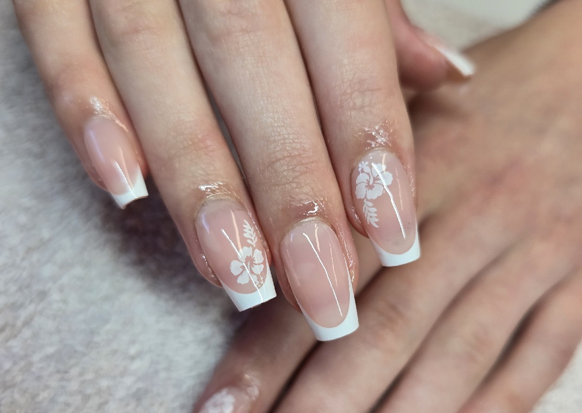Gel extensions ( french) (2/5)