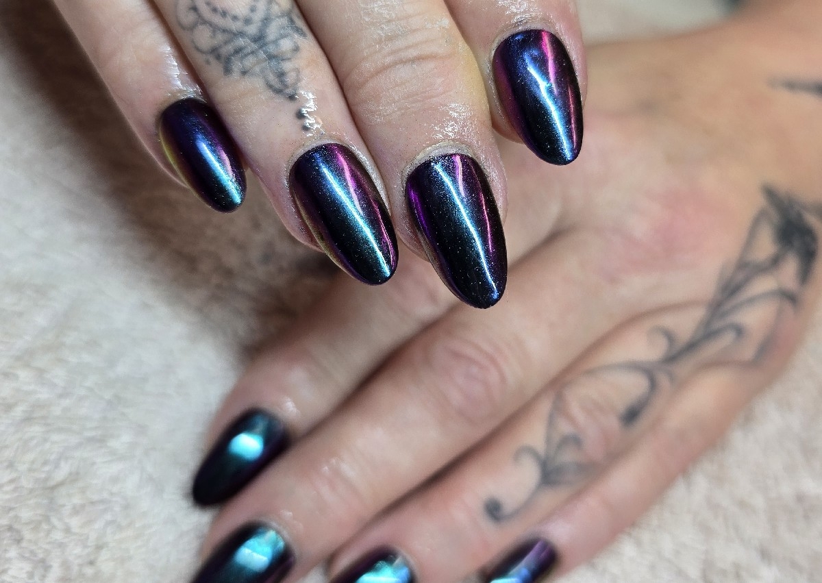 Gel extensions chrome