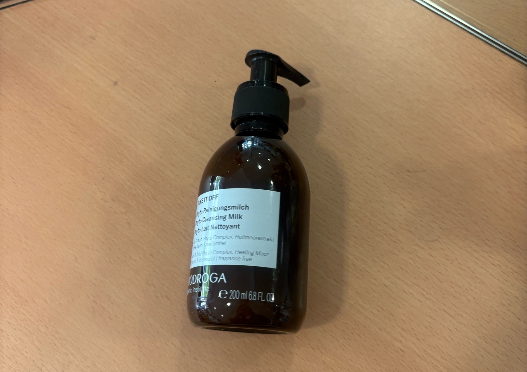 Organic Take if off Cleansing Milk 200mls RR$59.00