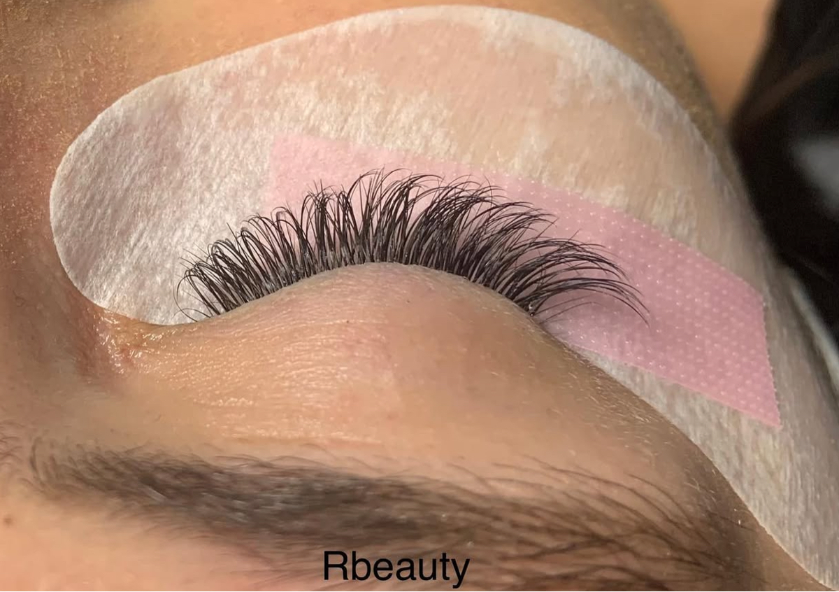 Half set eyelash extensions 