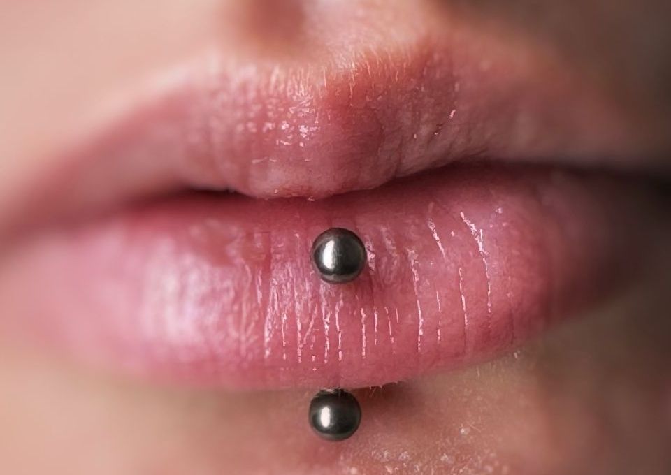 Labret vertical