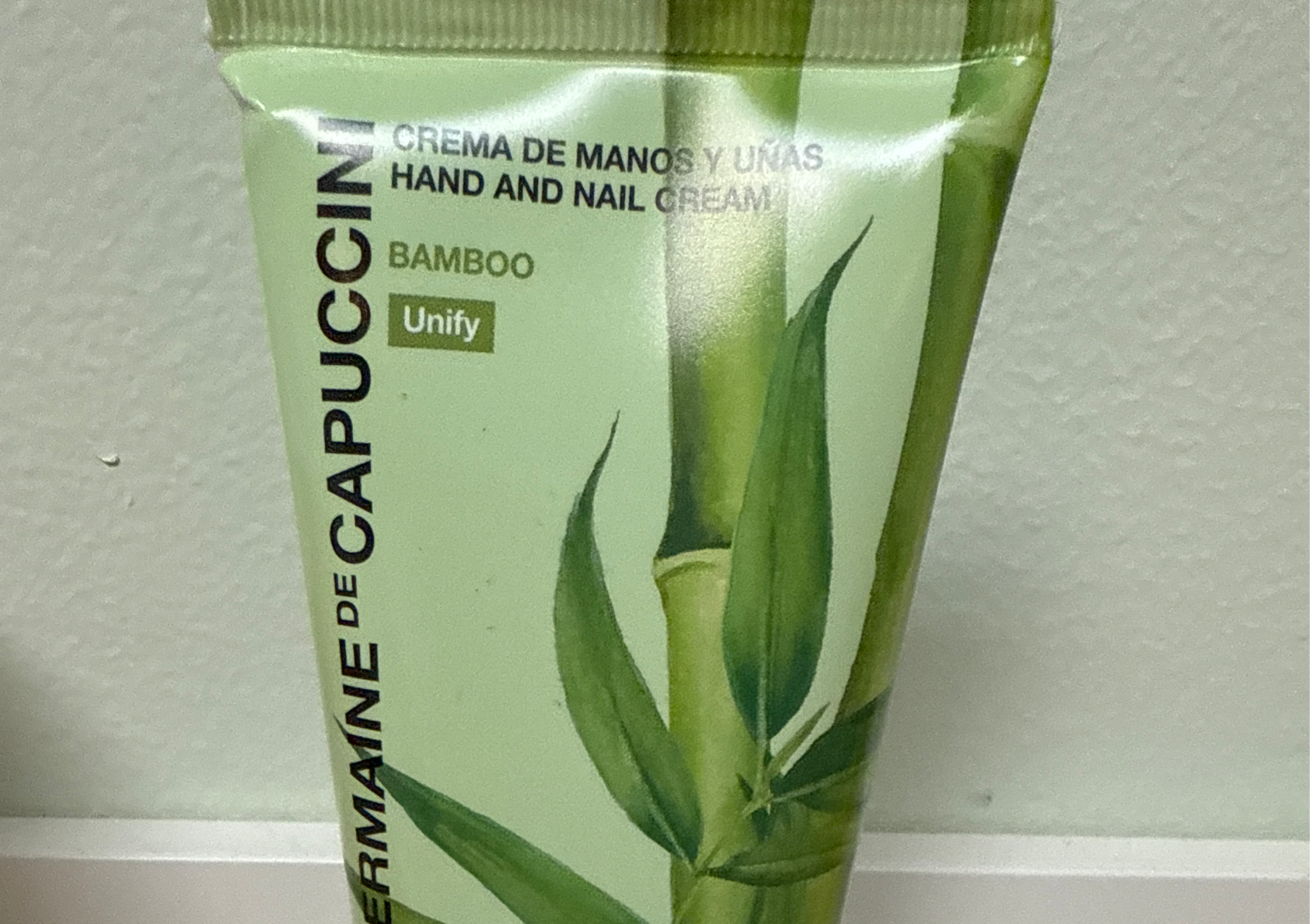 Crema de manos y uñas