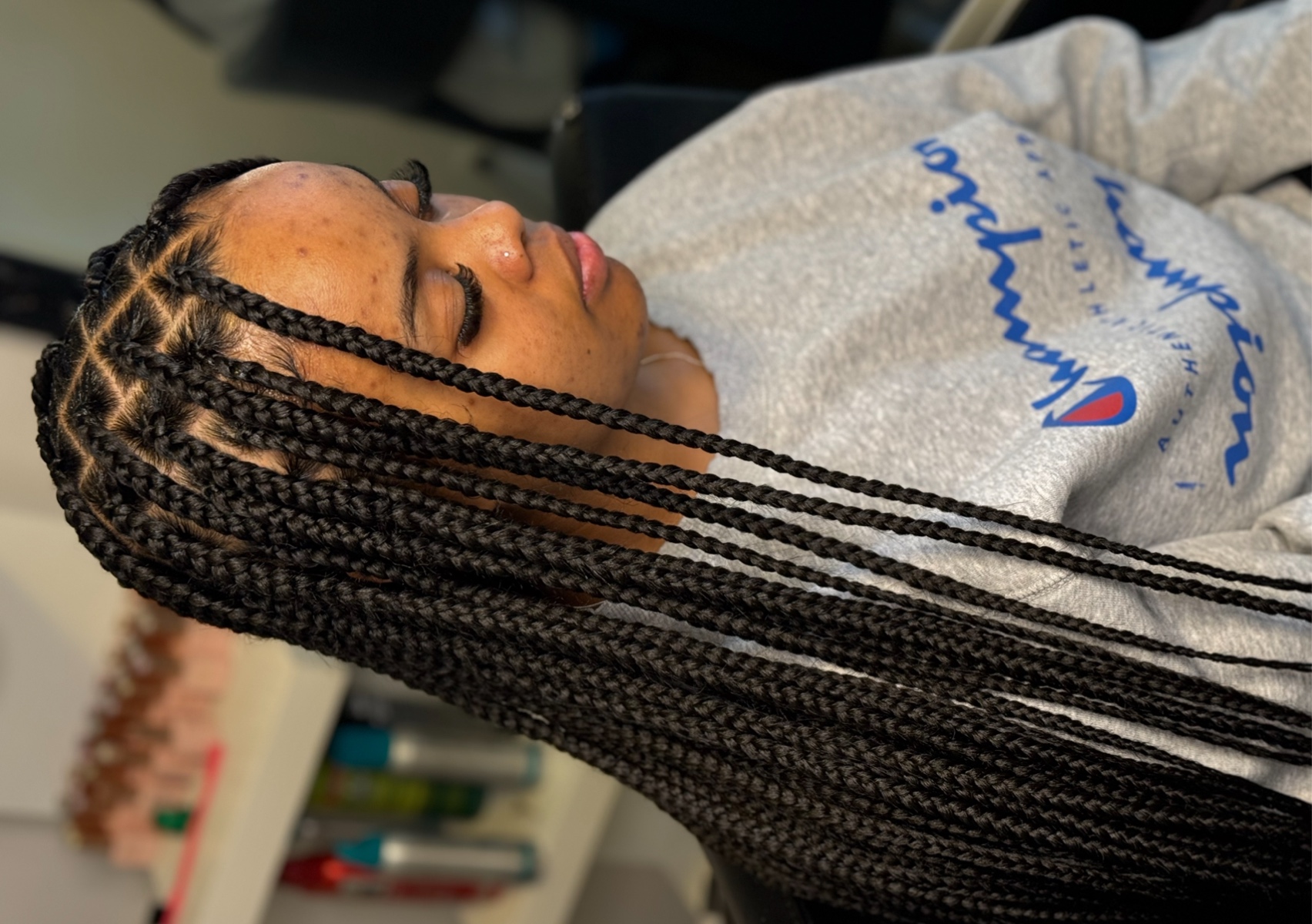 Medium Knotless Braids 