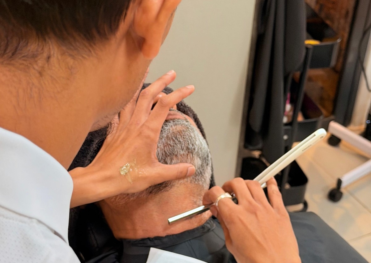 Beard shaping and shaving