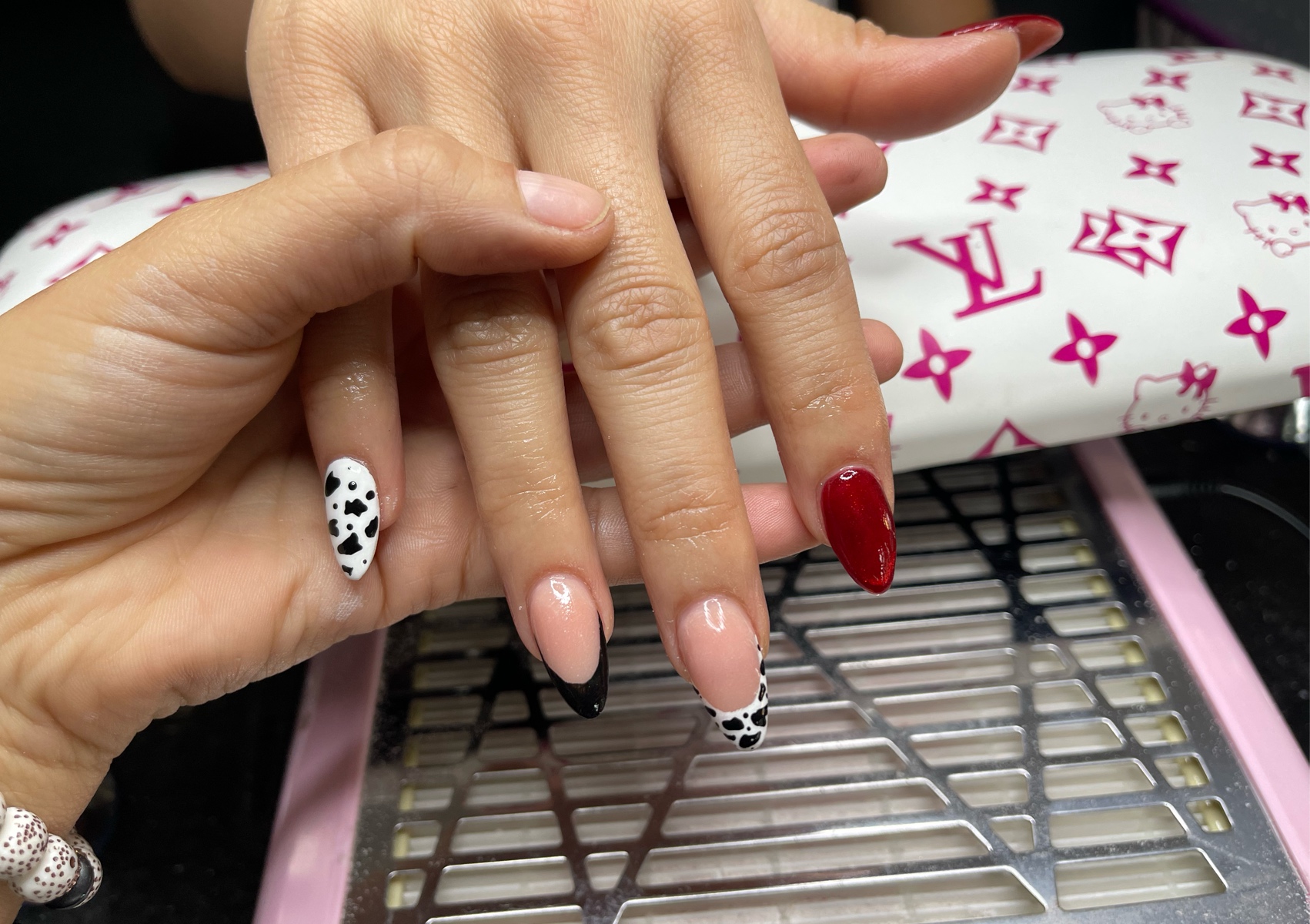 𝓤Ñ𝓐𝓢 / 𝓝𝓐𝓘𝓛𝓢