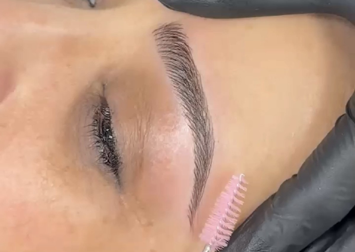 Augenbrauen Zupfen/Eyebrows Theading