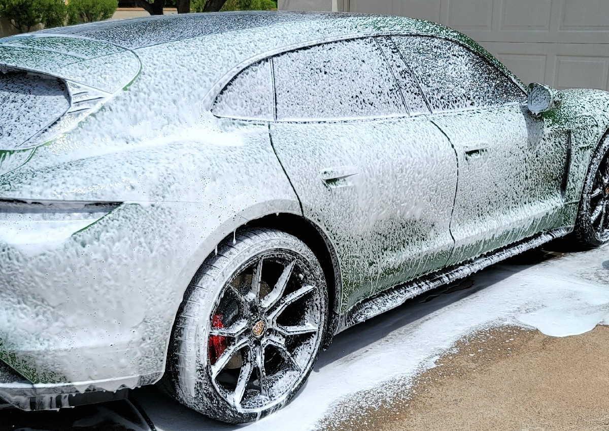 Basic Exterior wash (cars)