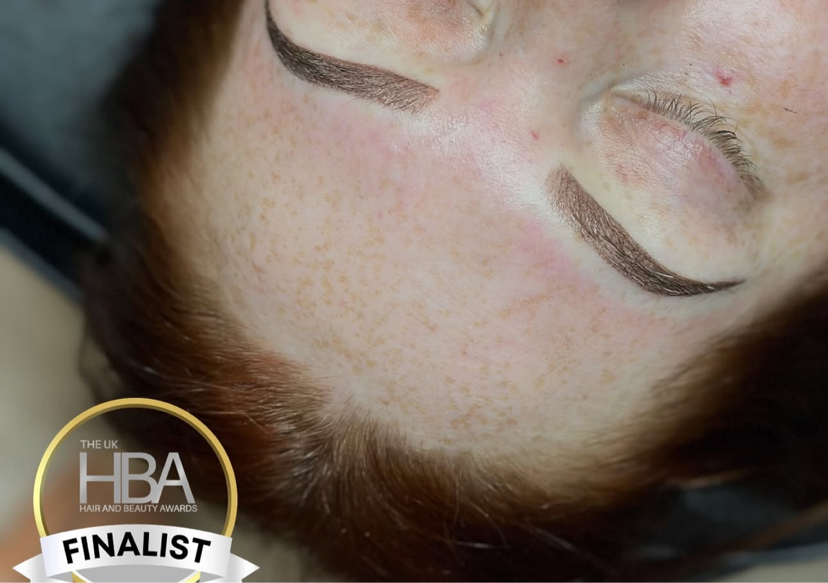 Ombre/Powder Brows- includes 6 week top up 