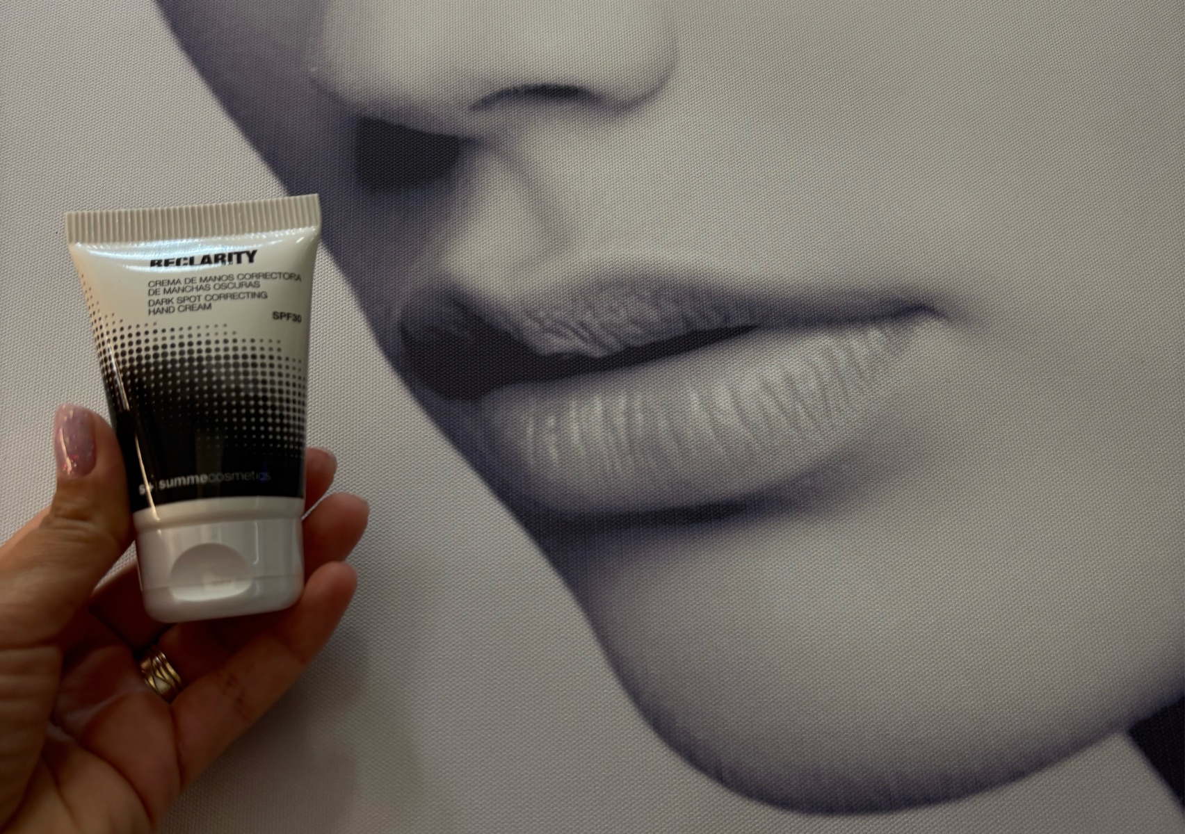 Crema depigmentanta maini Beclarity