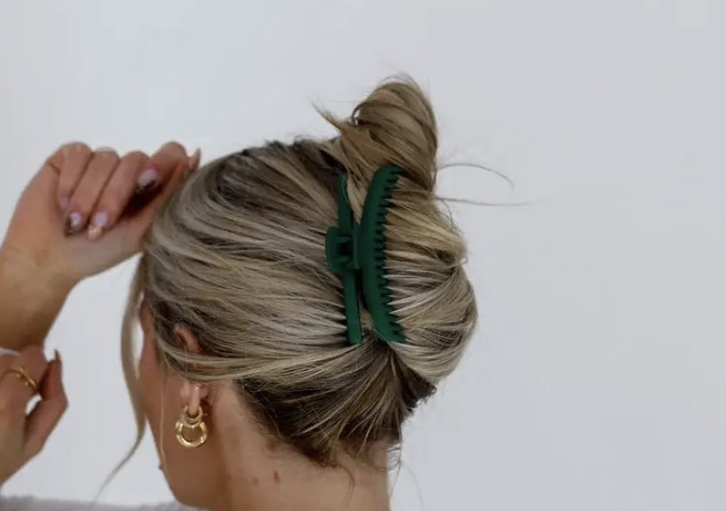 KAXI Matte Midi Hold Everything Claw (forest green)