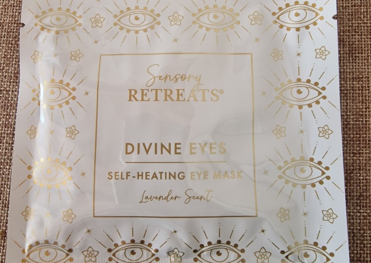 Lavender scented self heating disposable eye mask 