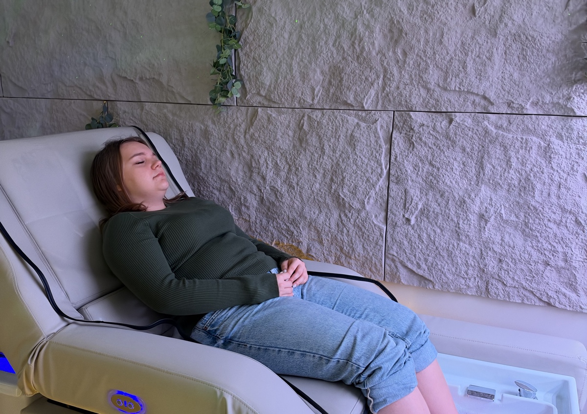 Relaxing Foot Bath (2/3)