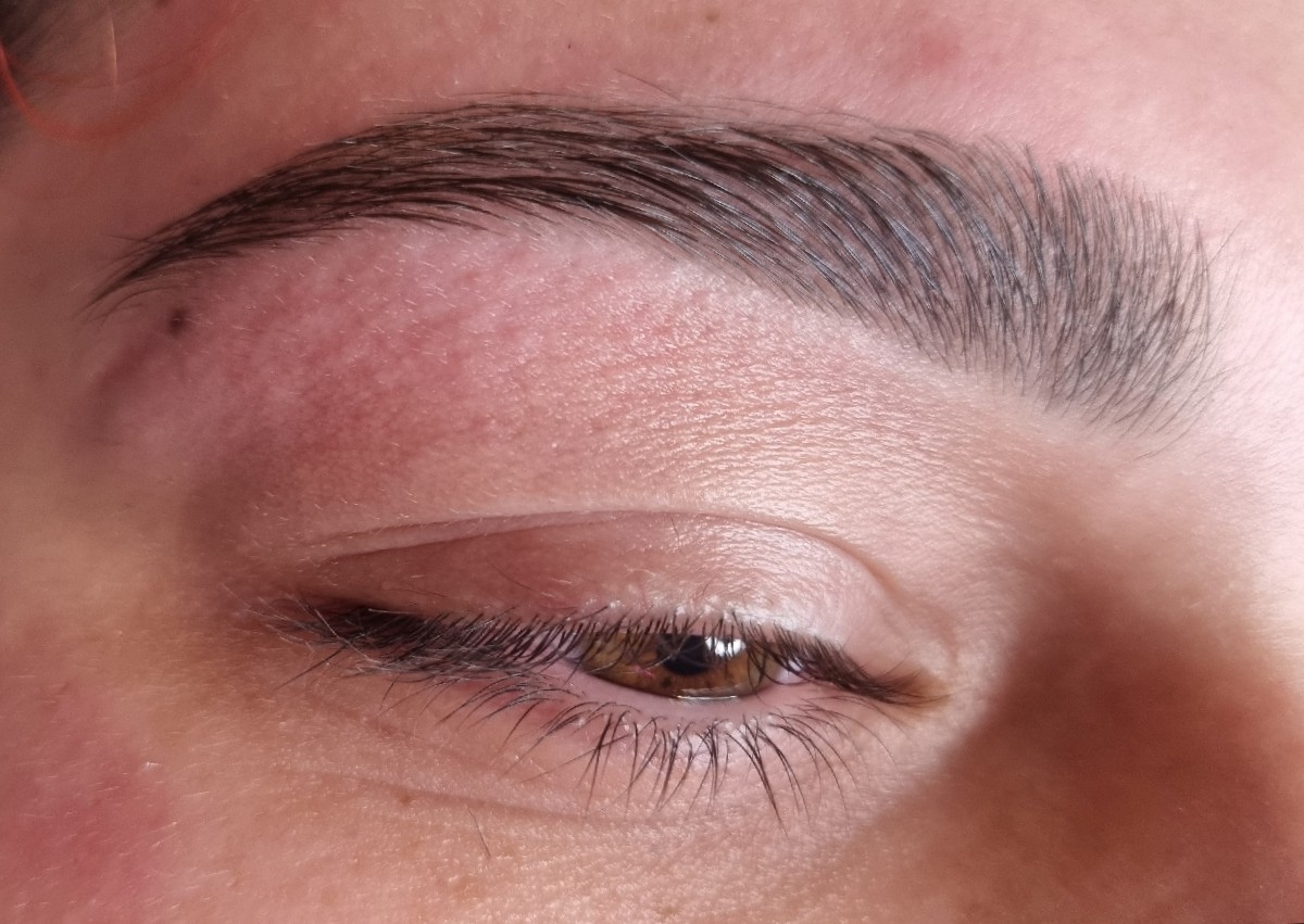Eyebrow threading