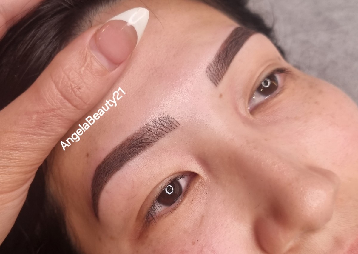 Combination Brows ( price dose not include the touch-up)