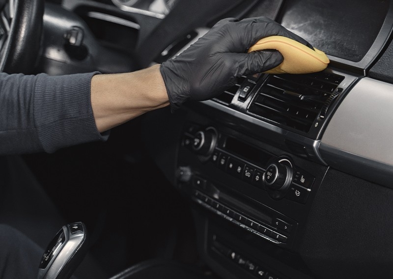 FULL INTERIOR DETAILING