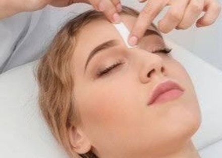 Eyebrow Shape & Tint